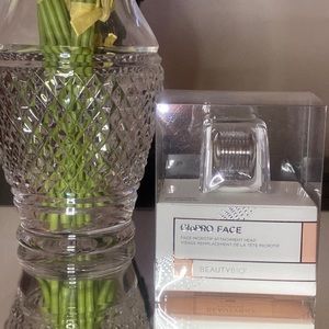 NIB - GloPRO Face Roller